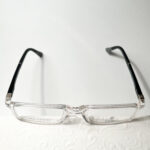 إطار شفاف پأذرع سوداء