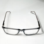 نظارة بلون عملي