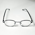 نظارة دائرية باللون الاسود