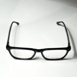 نظارة عملية باللون الاسود